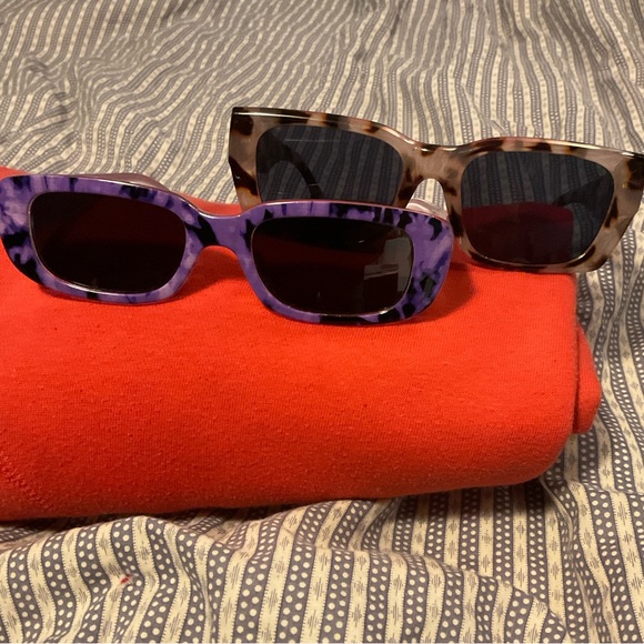 Accessories - 2 pair womens sunglasses